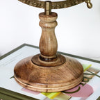 Olivgrüner Holzglobus im Vintage-Stil