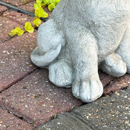 Labrador-Hundeskulptur aus Stein