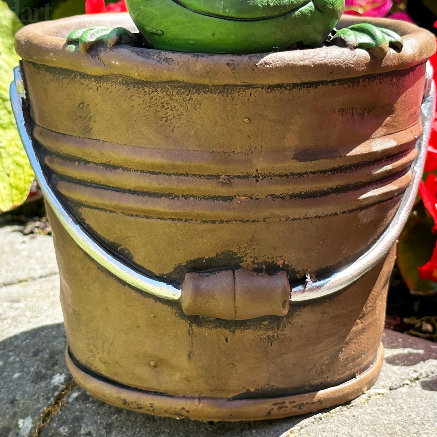 Rustic Cement Peeping Frog Pot