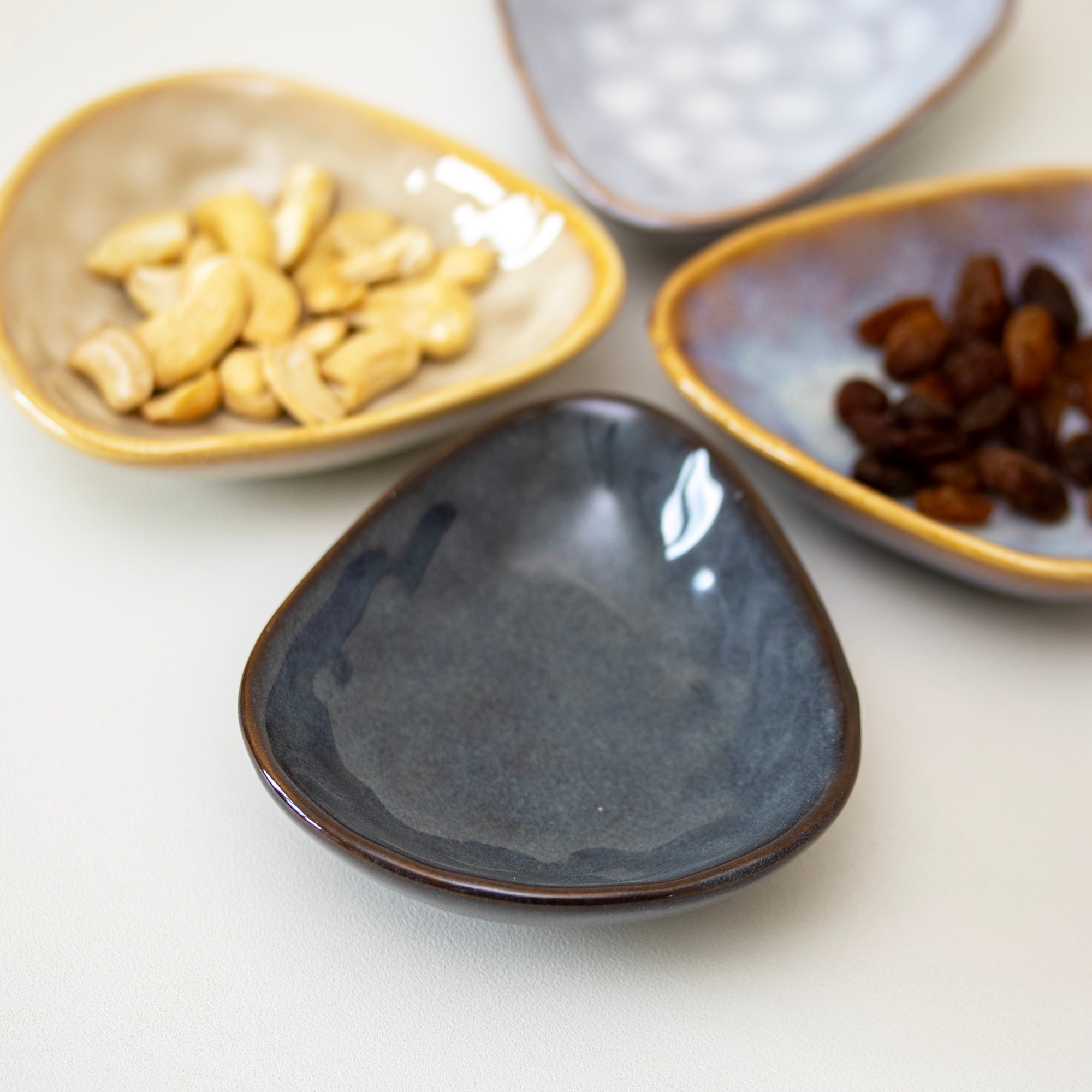 Set Of 4 Reactive Glaze Oyster Snack Bowls