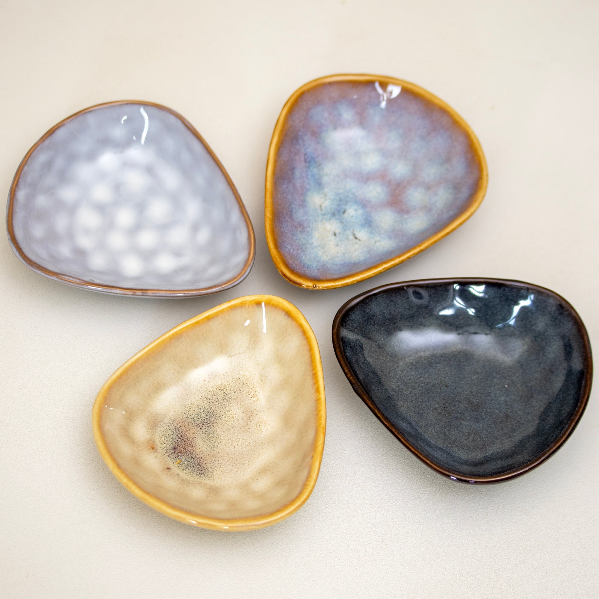 Set Of 4 Reactive Glaze Oyster Snack Bowls