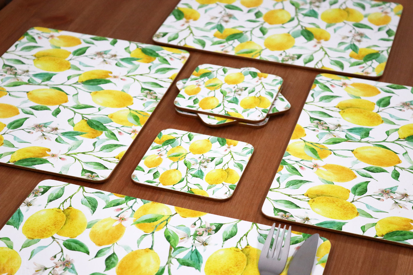 Set mit 8 Tischsets und Untersetzern von Lemon Grove