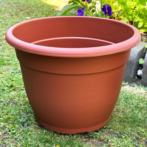 Set Of 2 Terracotta Plastic Planters 9.5L