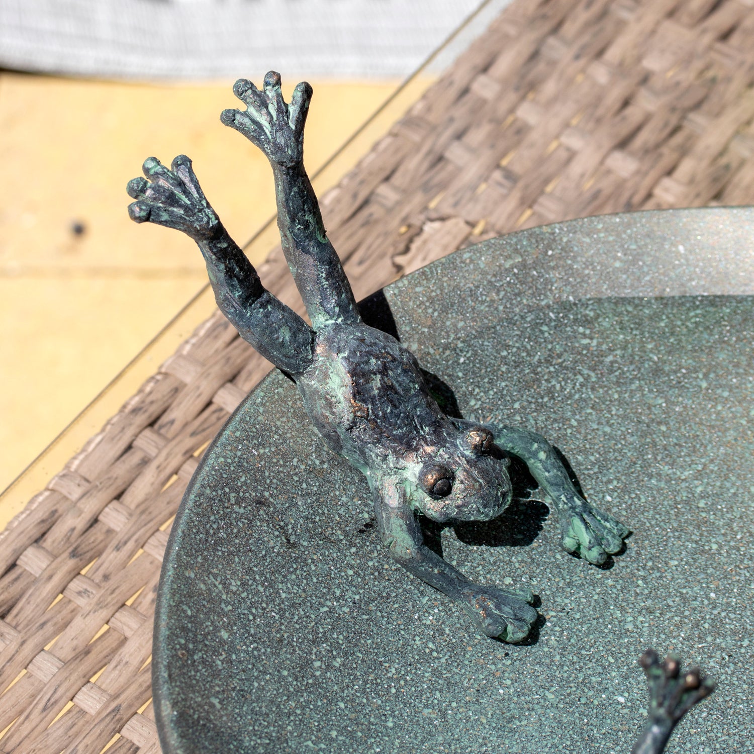 Verdigris Frog Garden Bird Bath Bowl