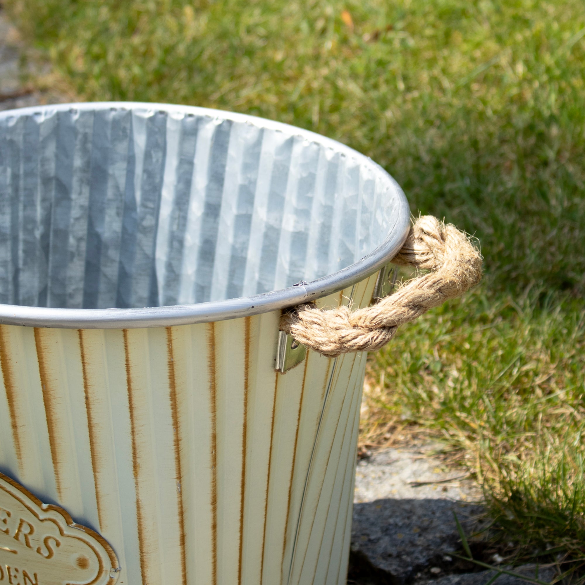 Set Of 3 Antique Cream Ribbed Zinc Planters