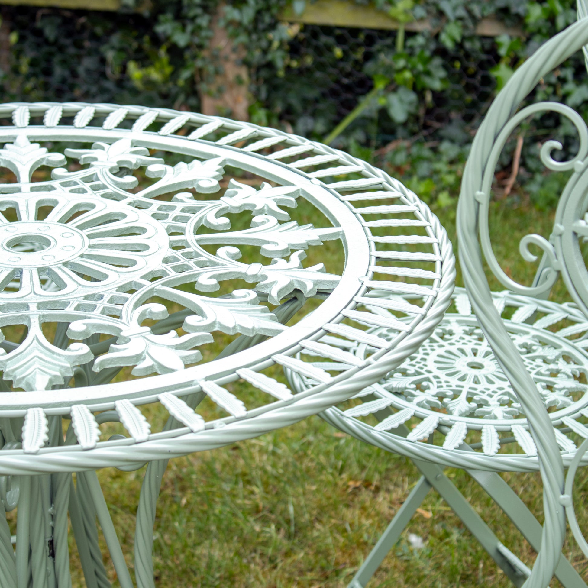 3-teiliges weißes ovales Garten-Bistro-Set