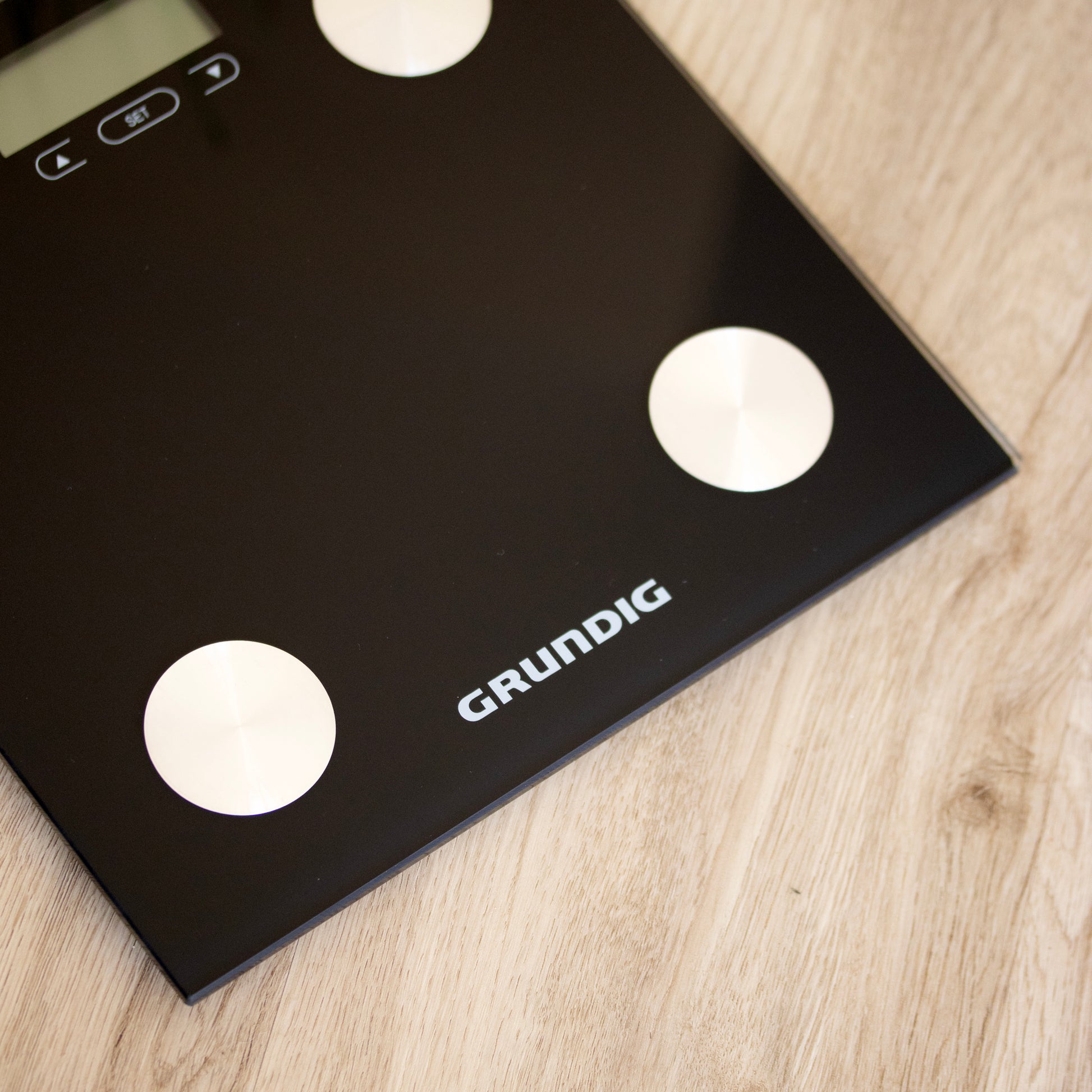 Grundig Black Glass Bathroom Scales