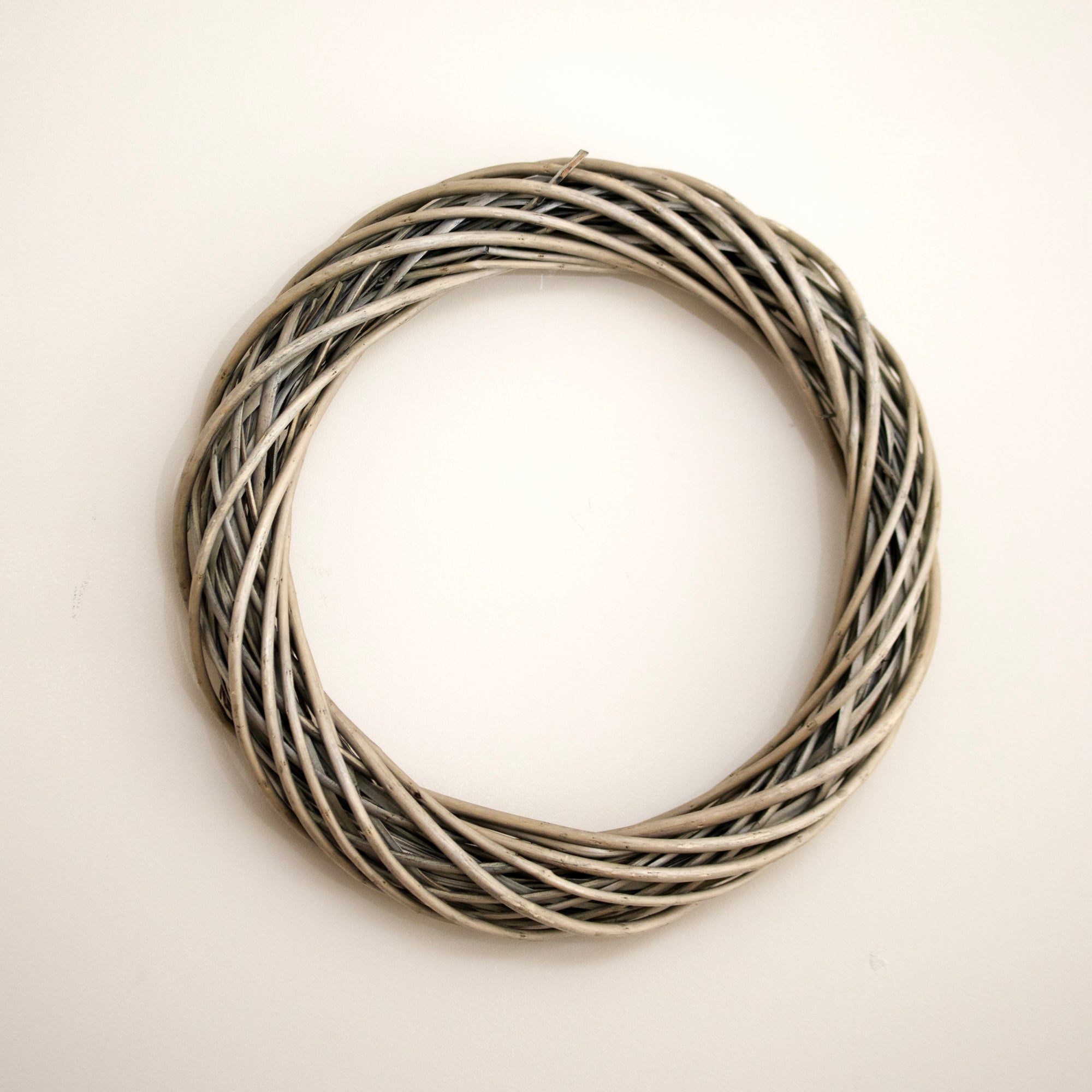 Antique Wash Grey Willow Round Wreath