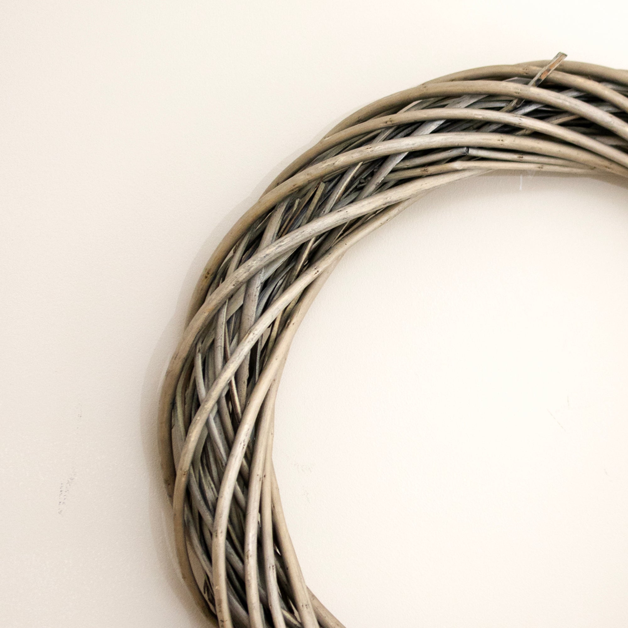 Antique Wash Grey Willow Round Wreath
