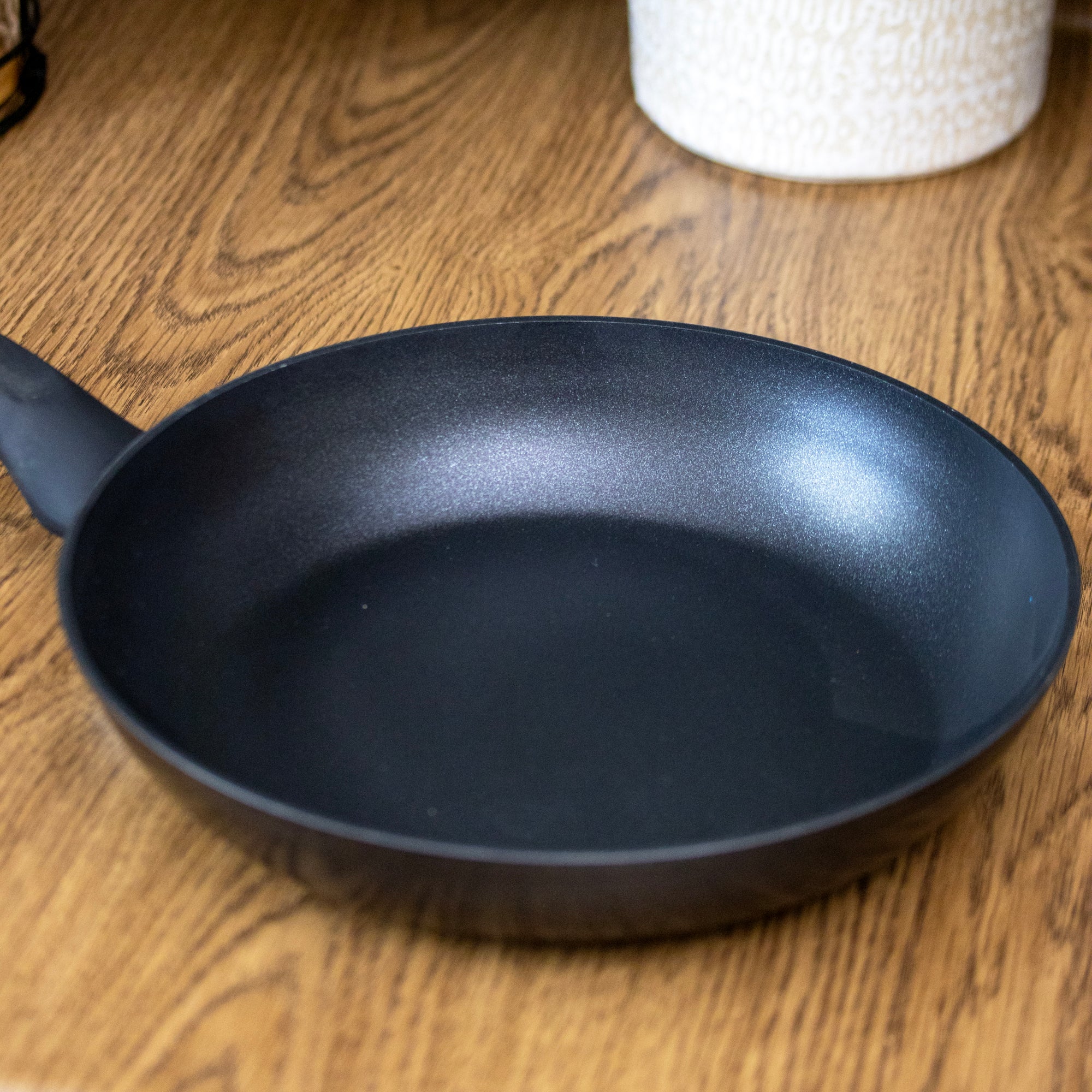 Set Of 2 Essentials Non-stick Frying Pans