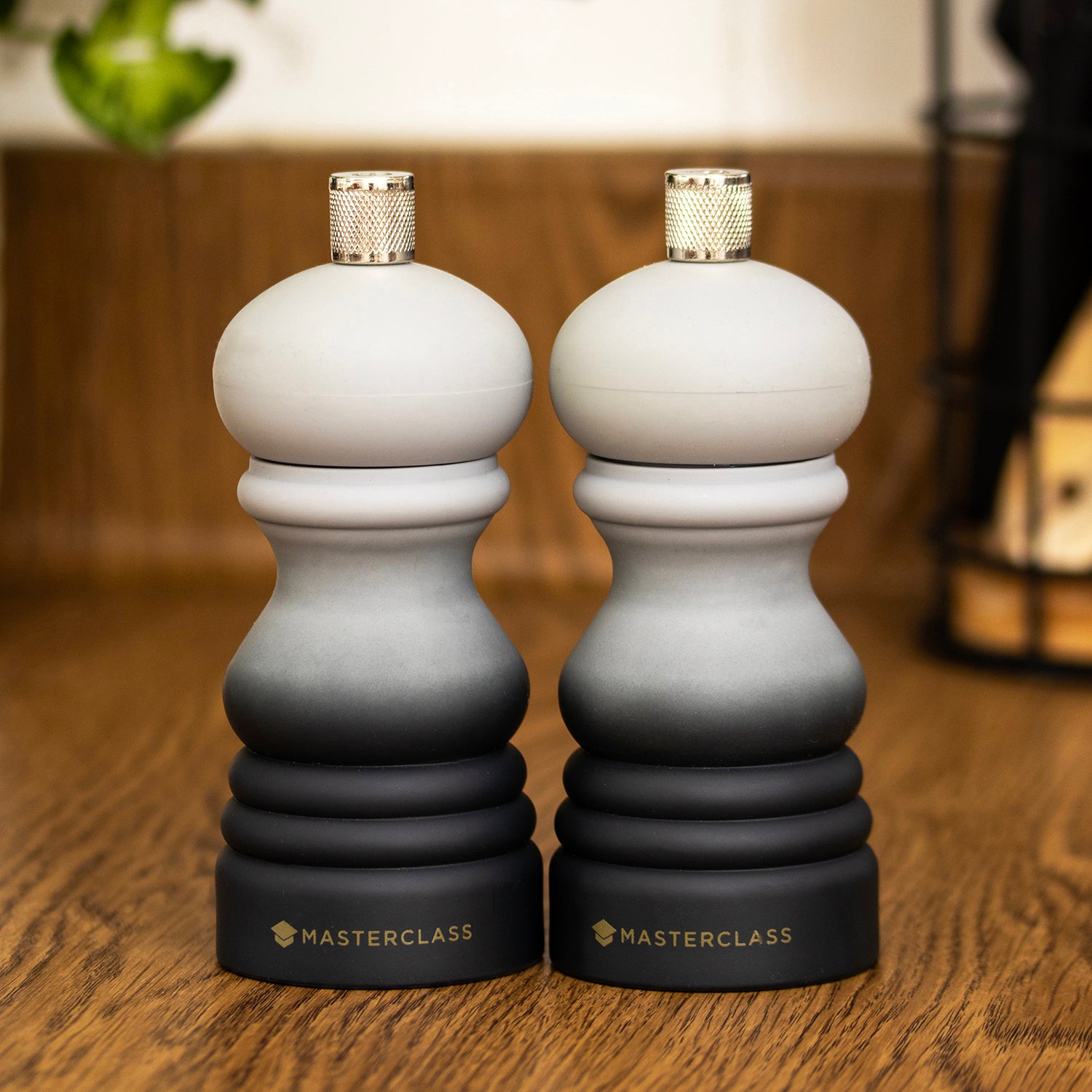 Set of 2 Grey Ombre Salt & Pepper Mills
