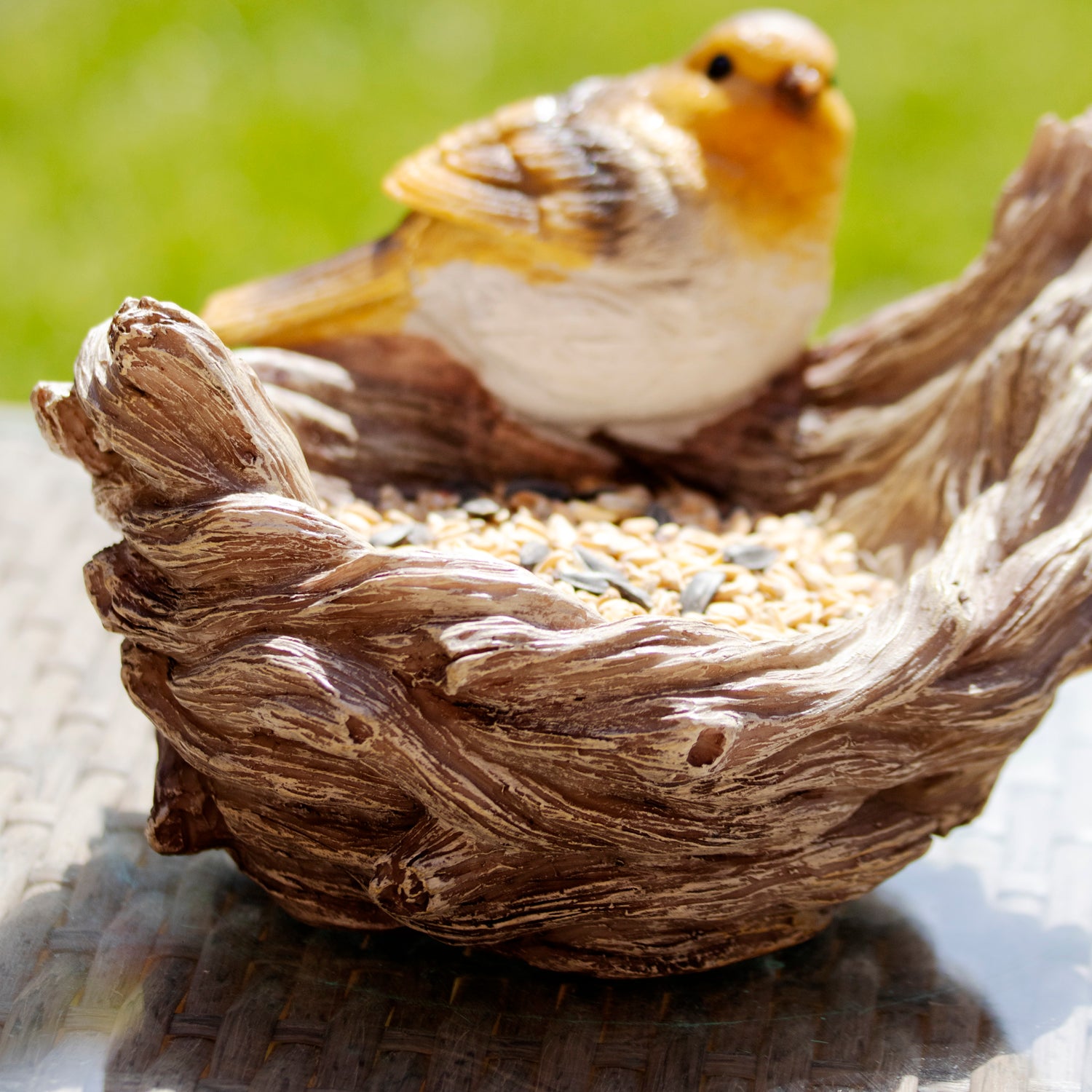 Robin on Nest Resin Bird Feeder