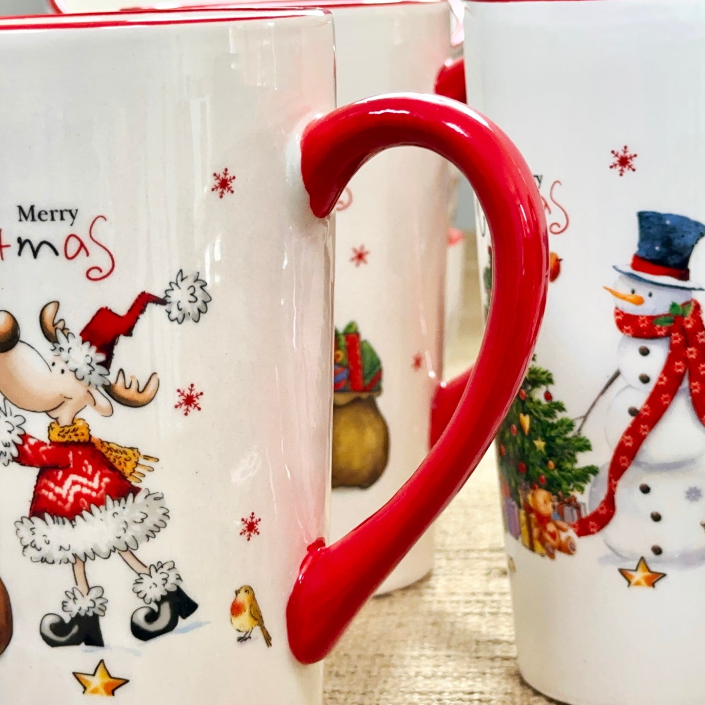 Set mit 3 großen Latte-Tassen „Merry Christmas“.