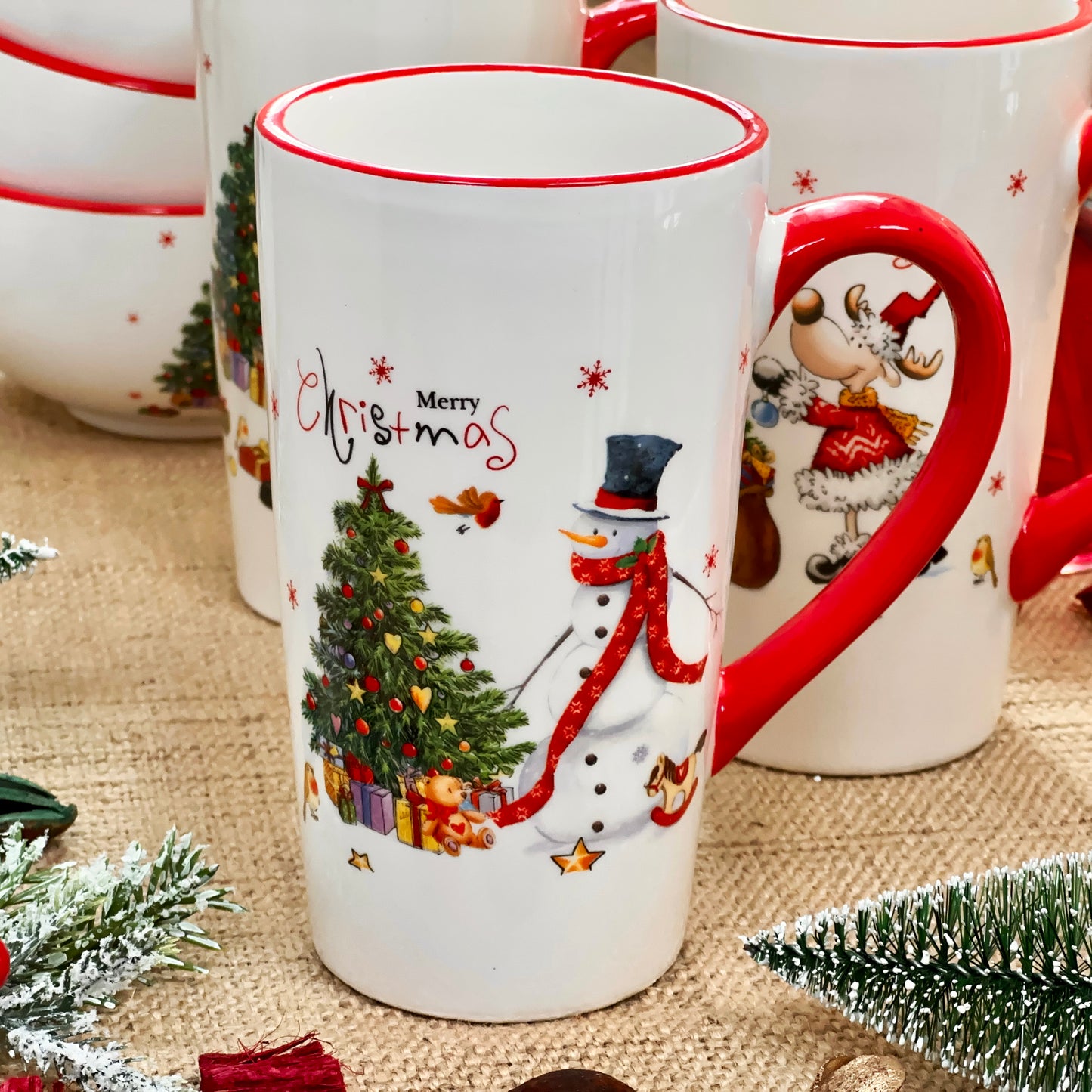 Set mit 3 großen Latte-Tassen „Merry Christmas“.