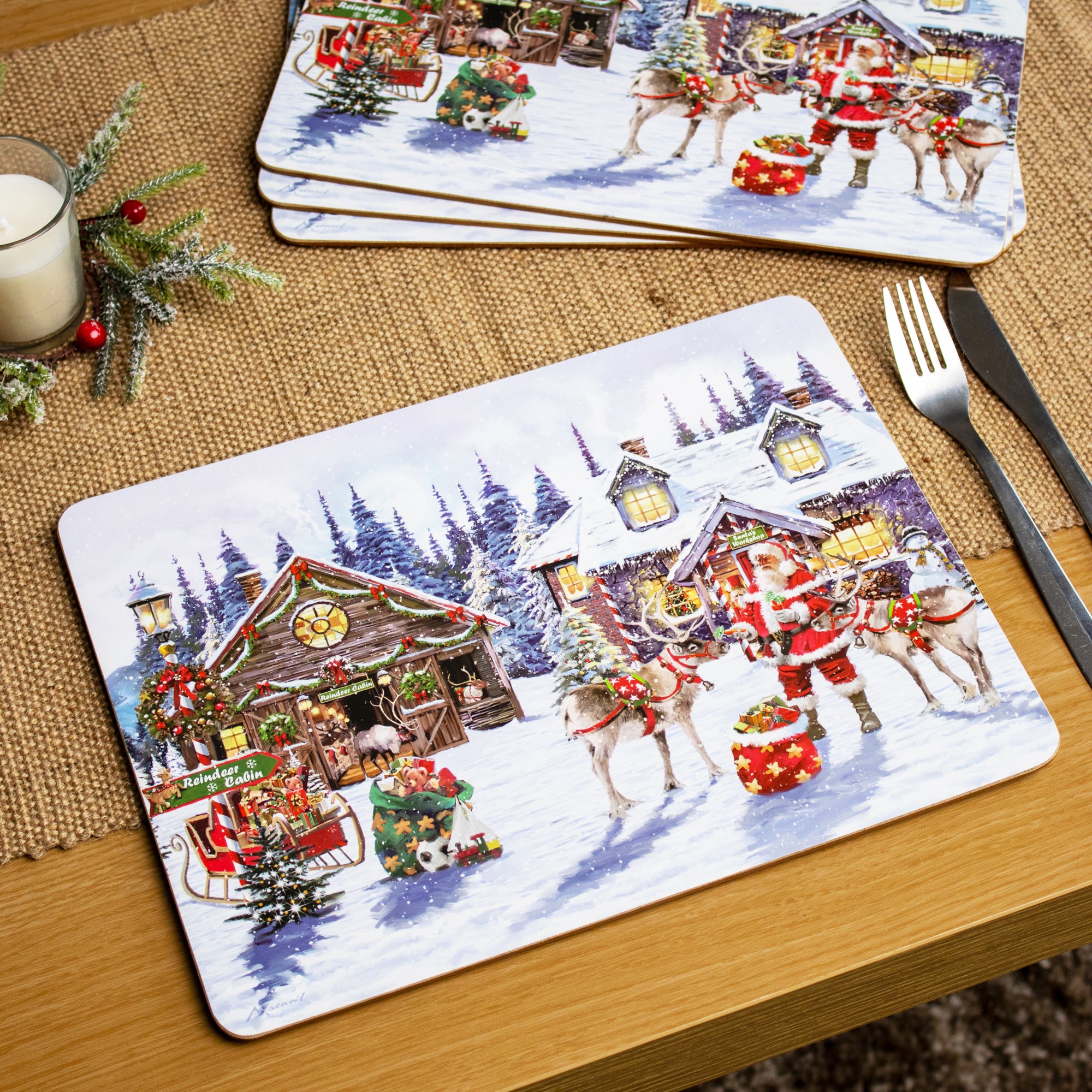 Set mit 4 Weihnachtsmann-Tischsets und Untersetzern