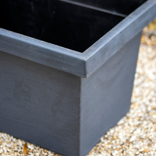 Große toskanische schwarze Fensterbox