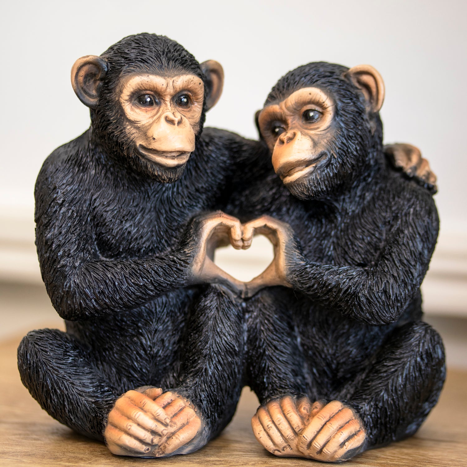 Darthome Cheeky Monkeys In Love Ornament 13x12x8cm