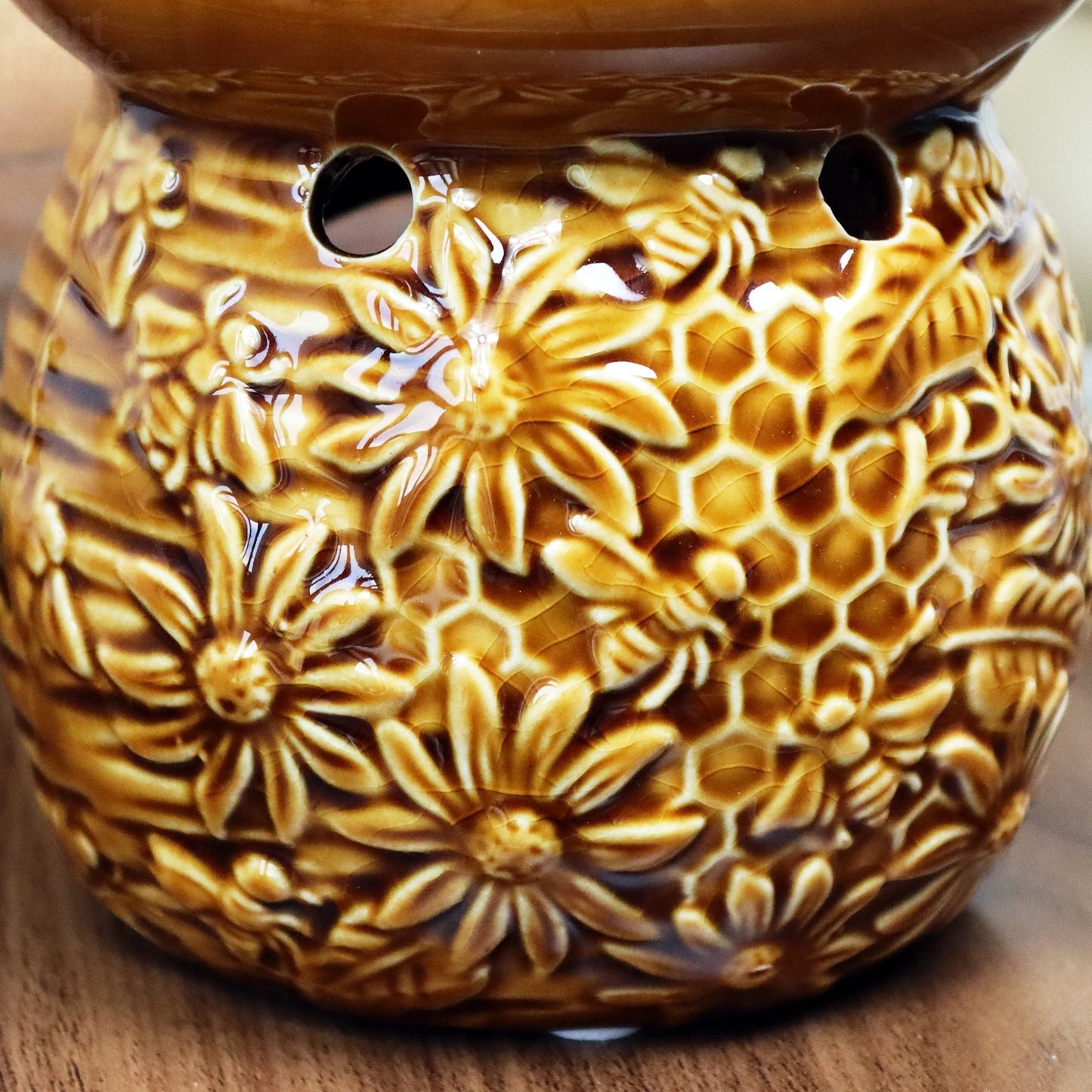 Golden Bees Crackle Glaze Wax Melt Burner
