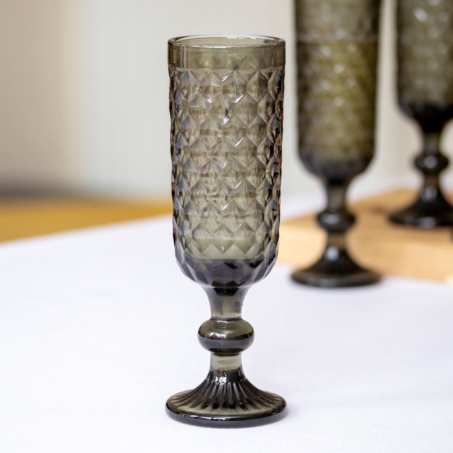 Set Of 4 Diamond Glass Champagne Flutes