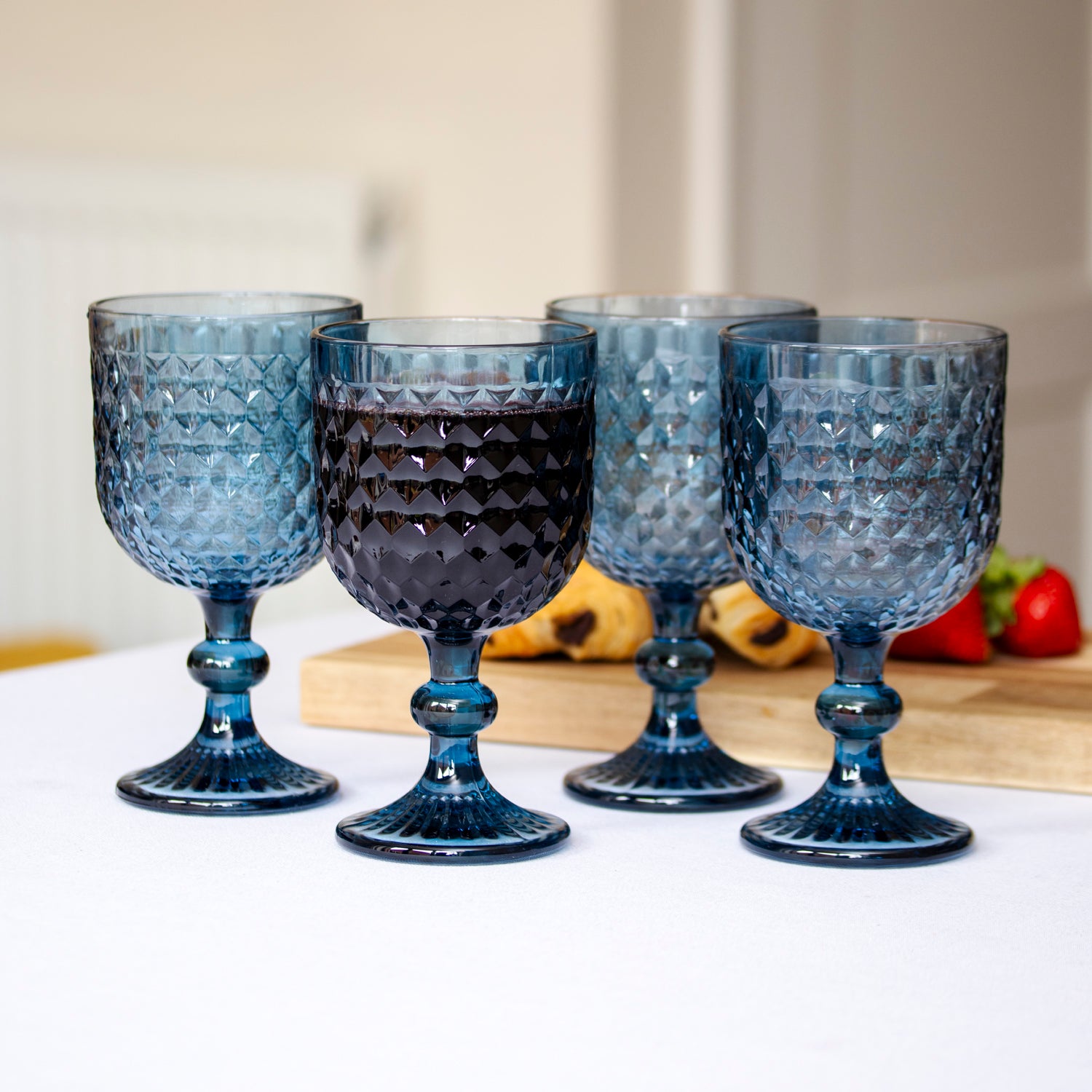 Set Of 4 Diamond Glass Wine Goblets