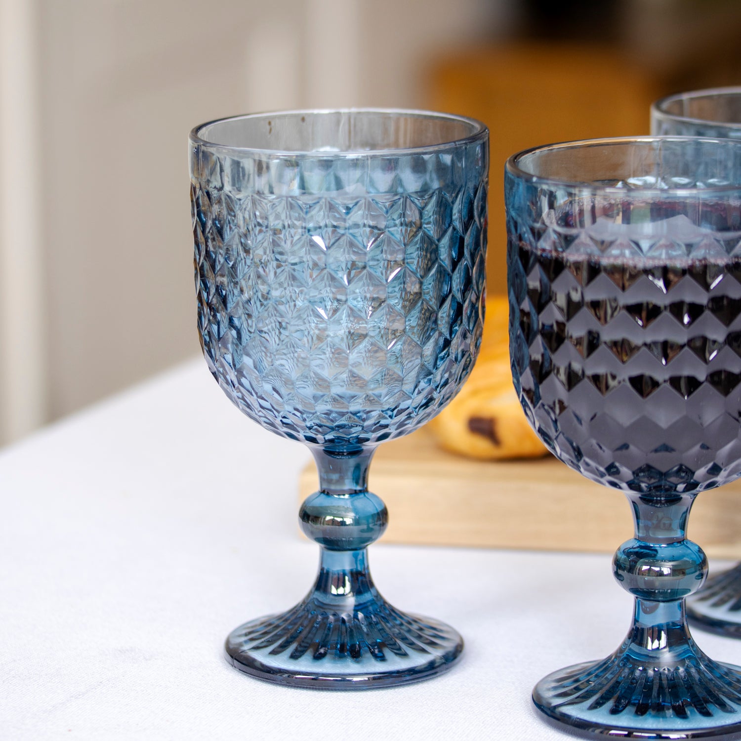 Set Of 4 Diamond Glass Wine Goblets