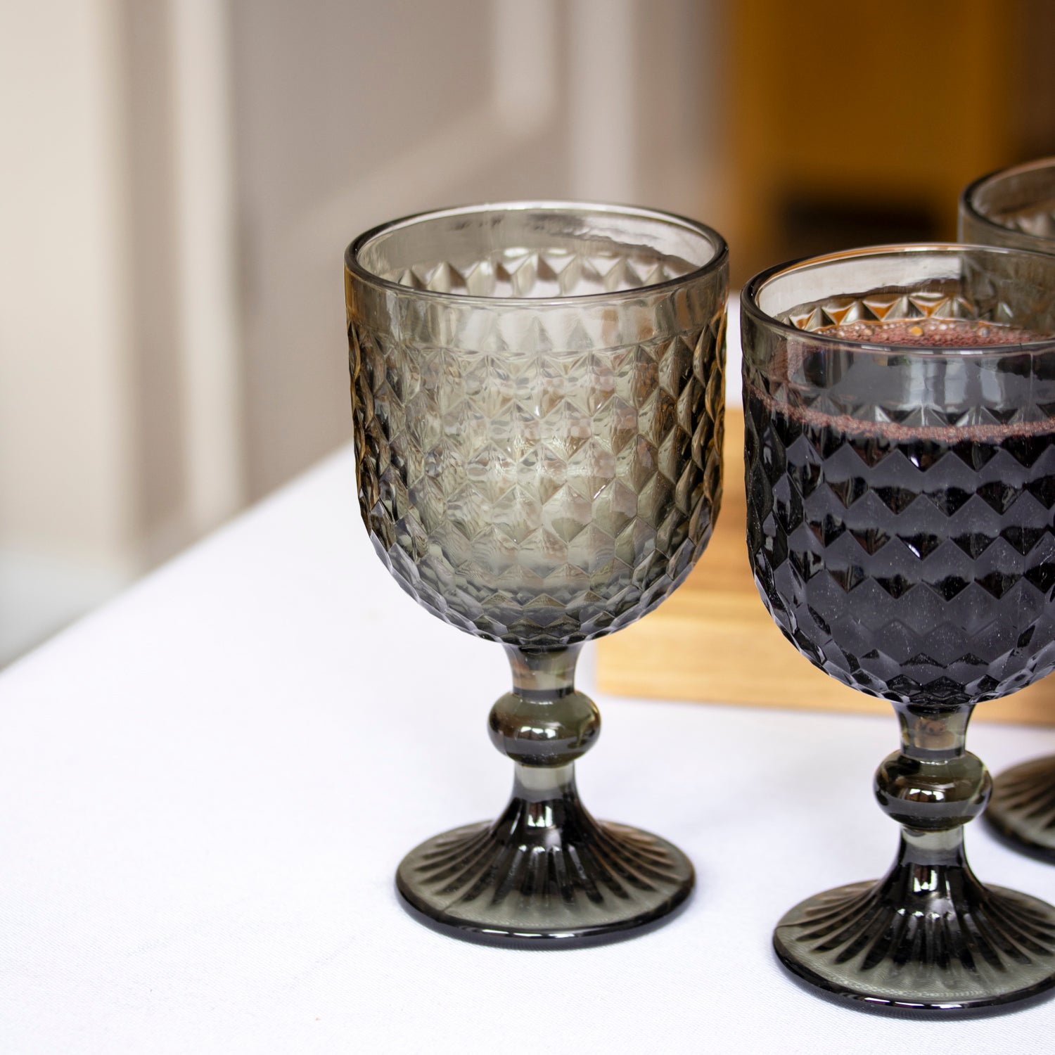 Set Of 4 Diamond Glass Wine Goblets