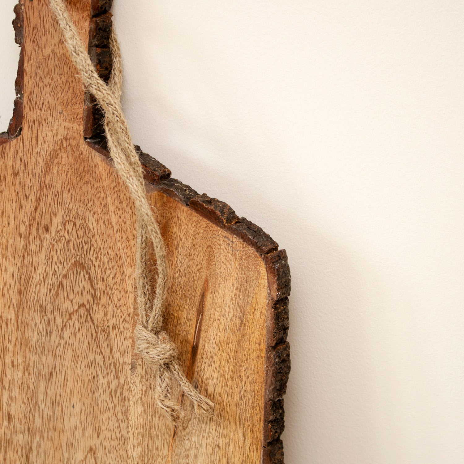 Tree Bark Edge Chopping Board