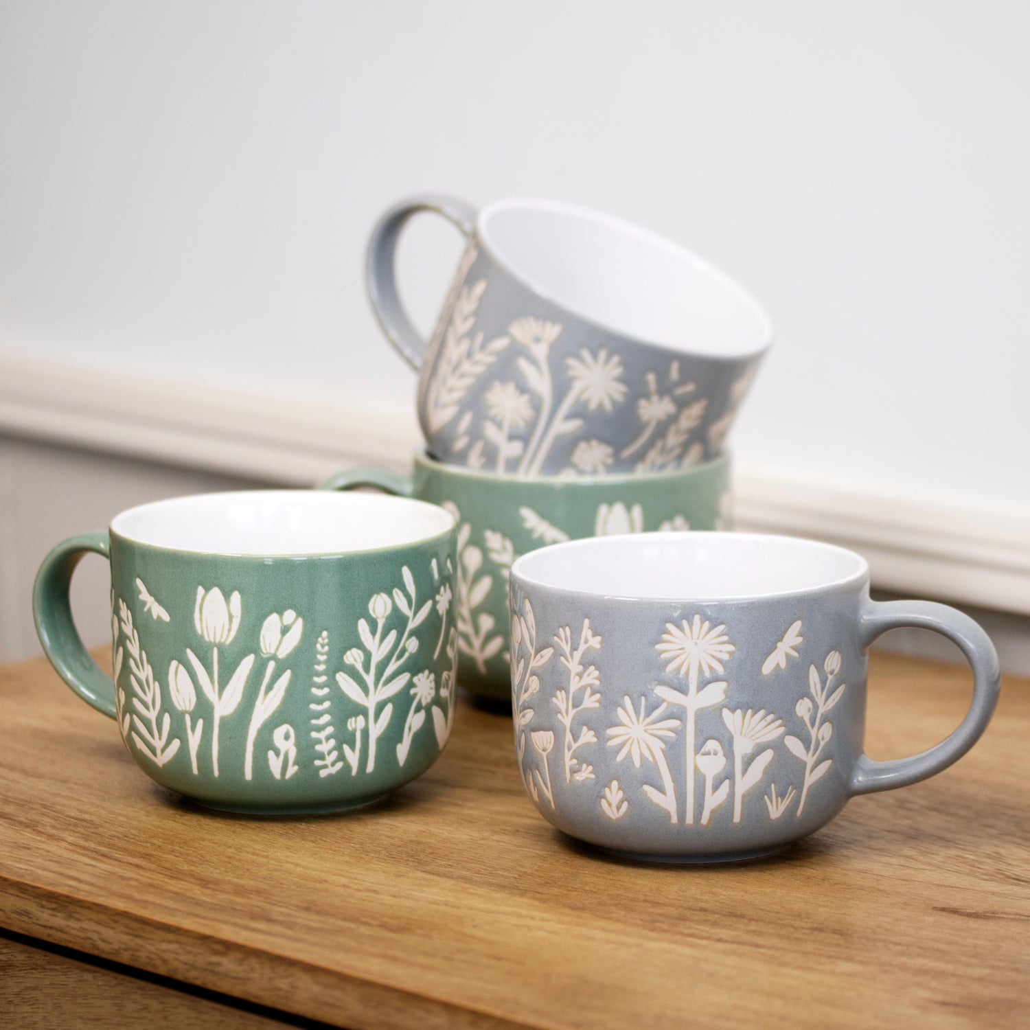 Set Of 4 Tulip & Daisy Flower Meadow Mugs