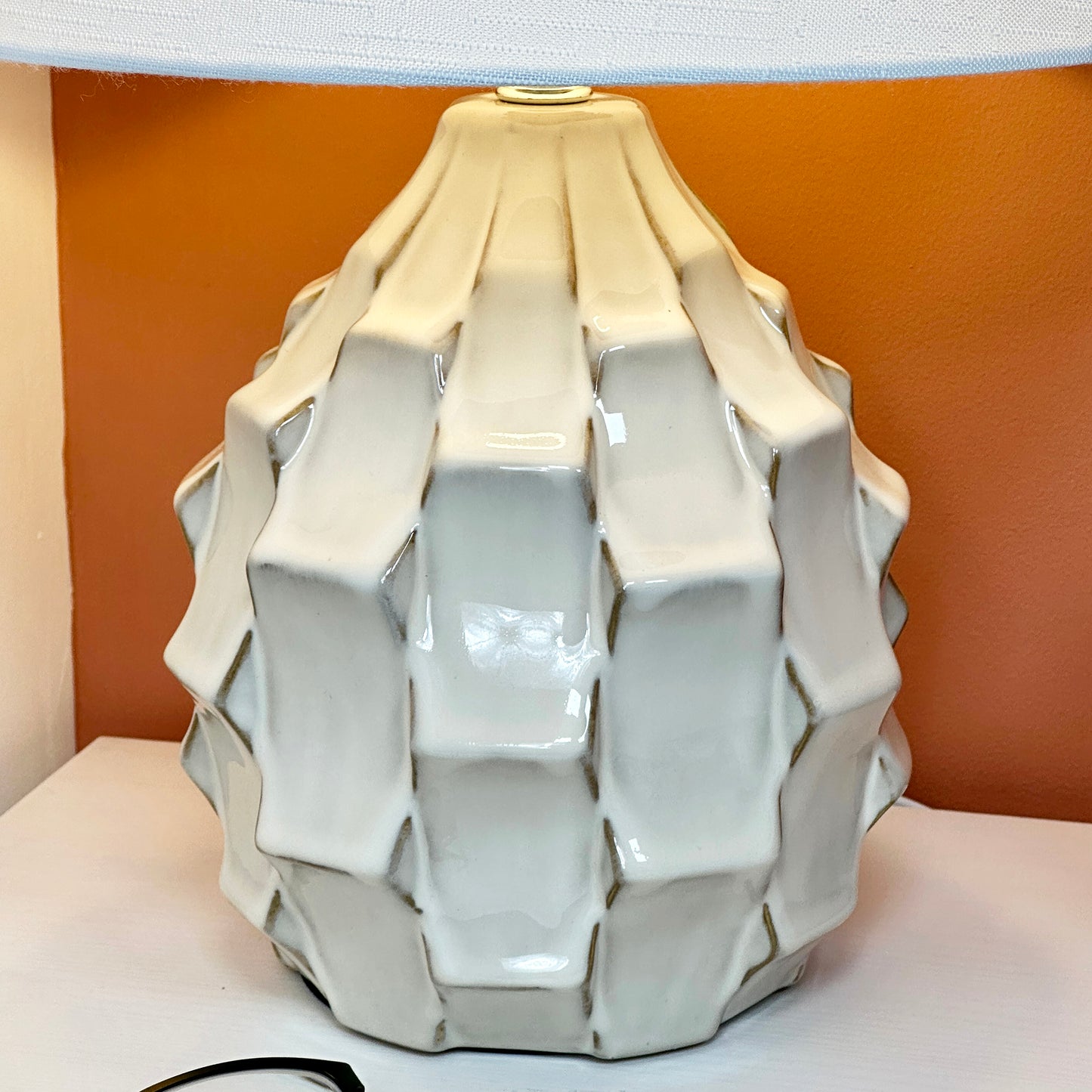 Oyster Indented Table Lamp