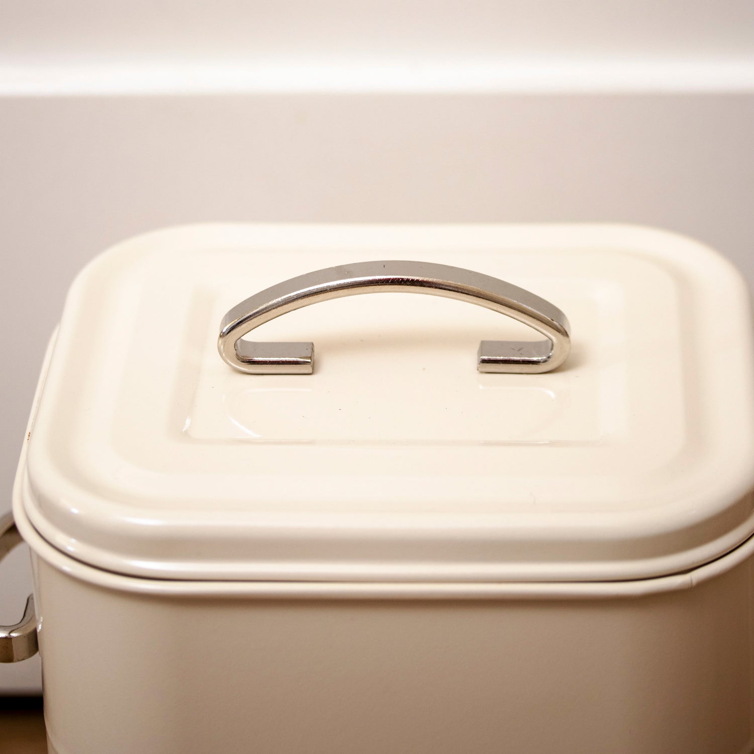 Antique Cream Barrel Laundry Storage Tin