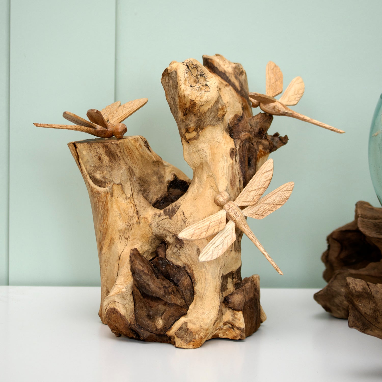 Bienenstock-Skulptur aus Teakholzwurzeln