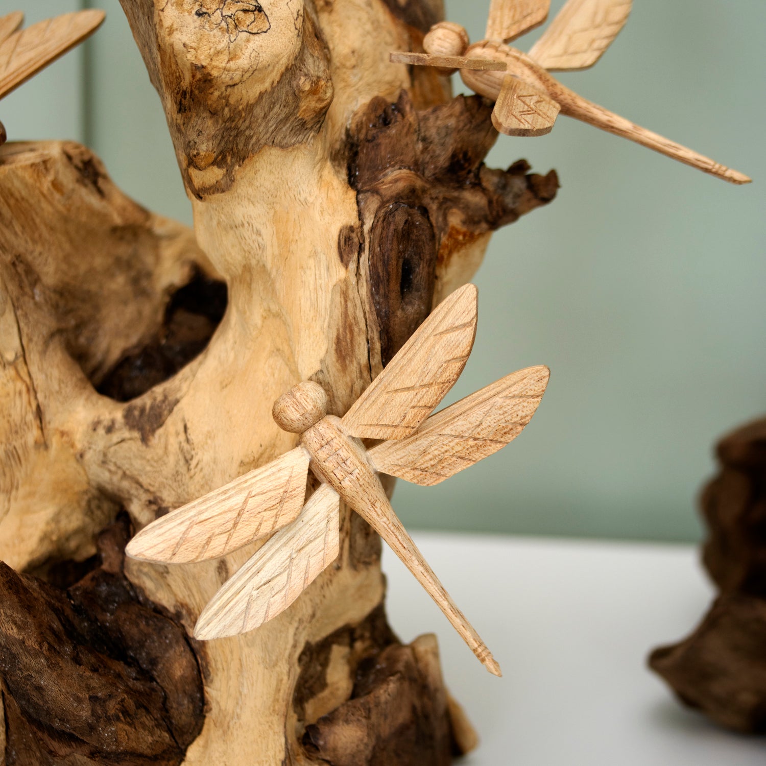 Bienenstock-Skulptur aus Teakholzwurzeln