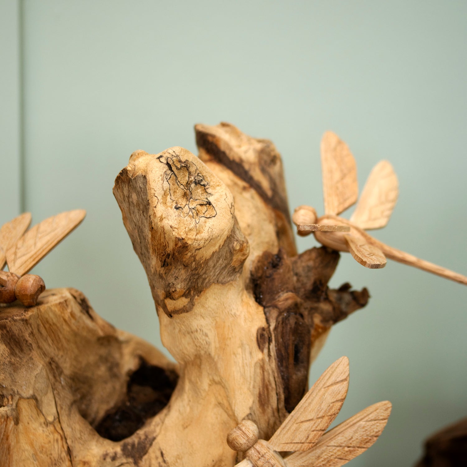 Bienenstock-Skulptur aus Teakholzwurzeln