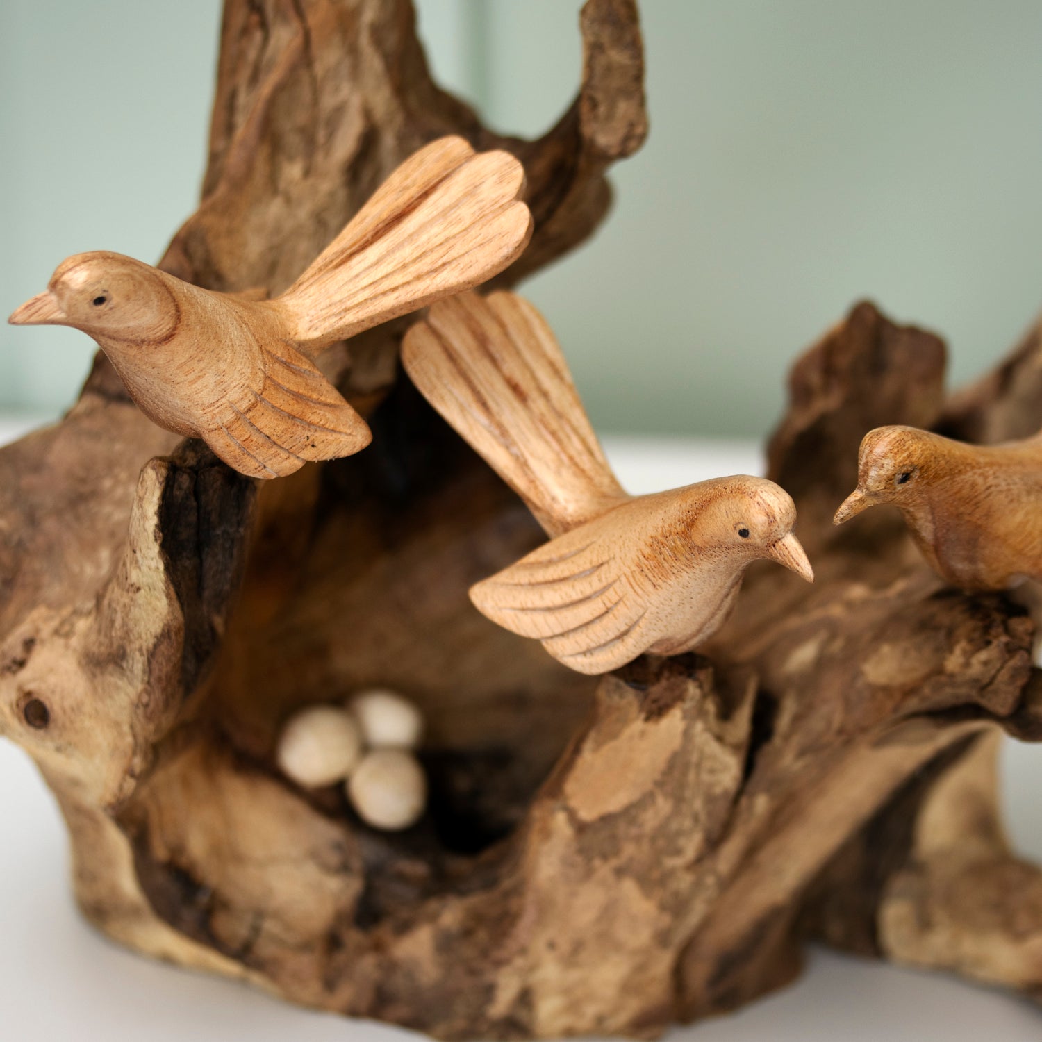 Bienenstock-Skulptur aus Teakholzwurzeln