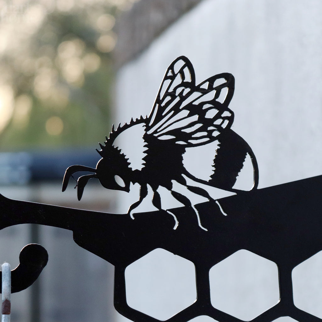 Steel Honeycomb Bees Hanging Basket Bracket