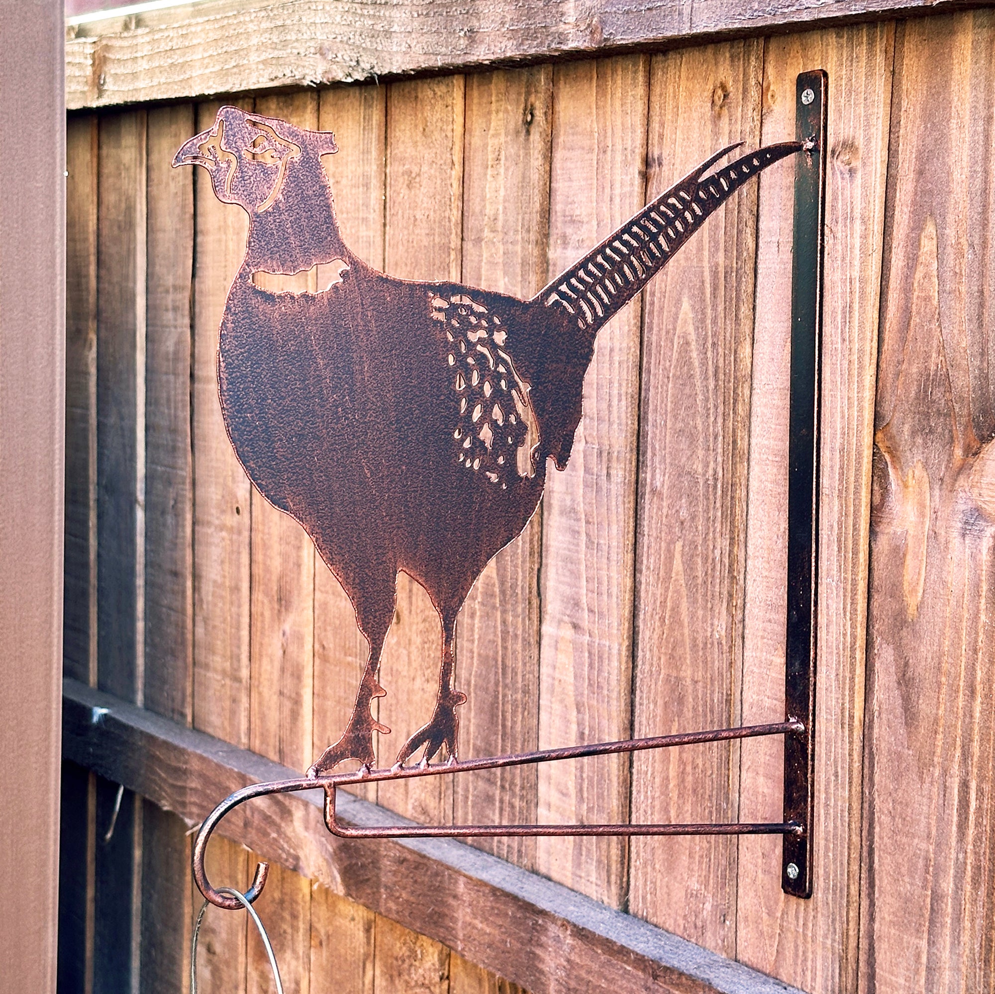 Fasanen-Vogelfutterhalter aus Stahl mit Kupfereffekt