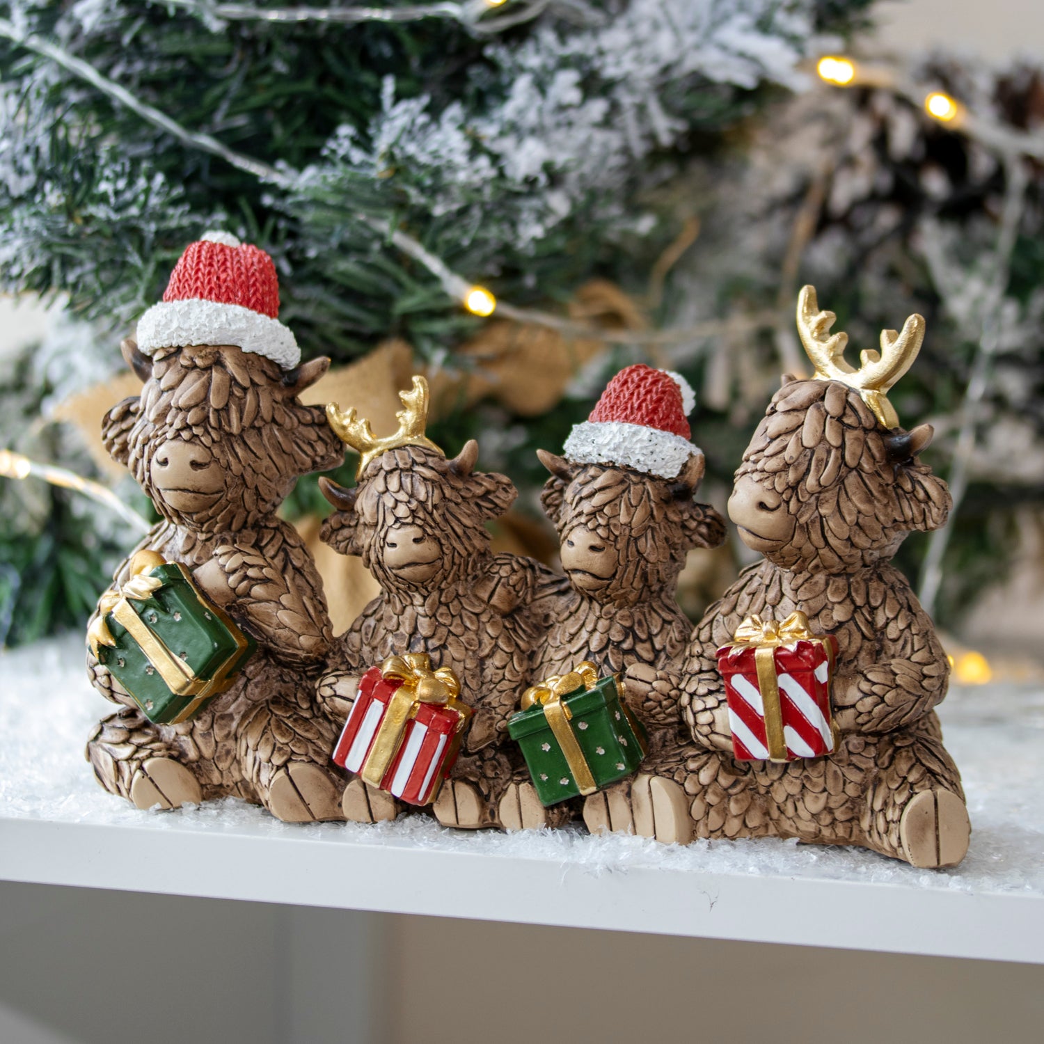 Christmas Highland Cow Family Ornament