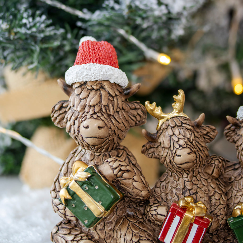 Christmas Highland Cow Family Ornament