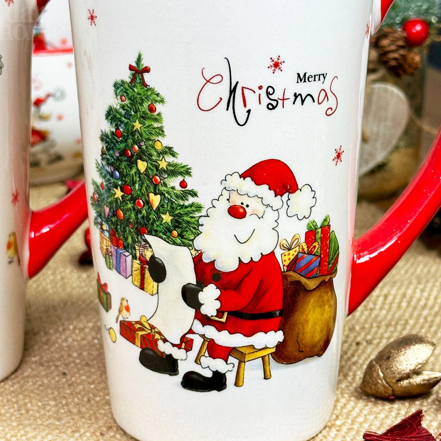 Set mit 2 großen Latte-Tassen „Merry Christmas“.