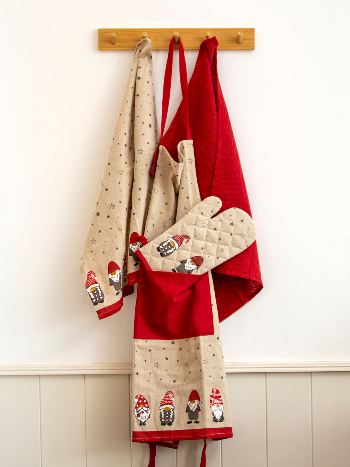 Set Of 4 Christmas Gonk Kitchen Textile Bundle