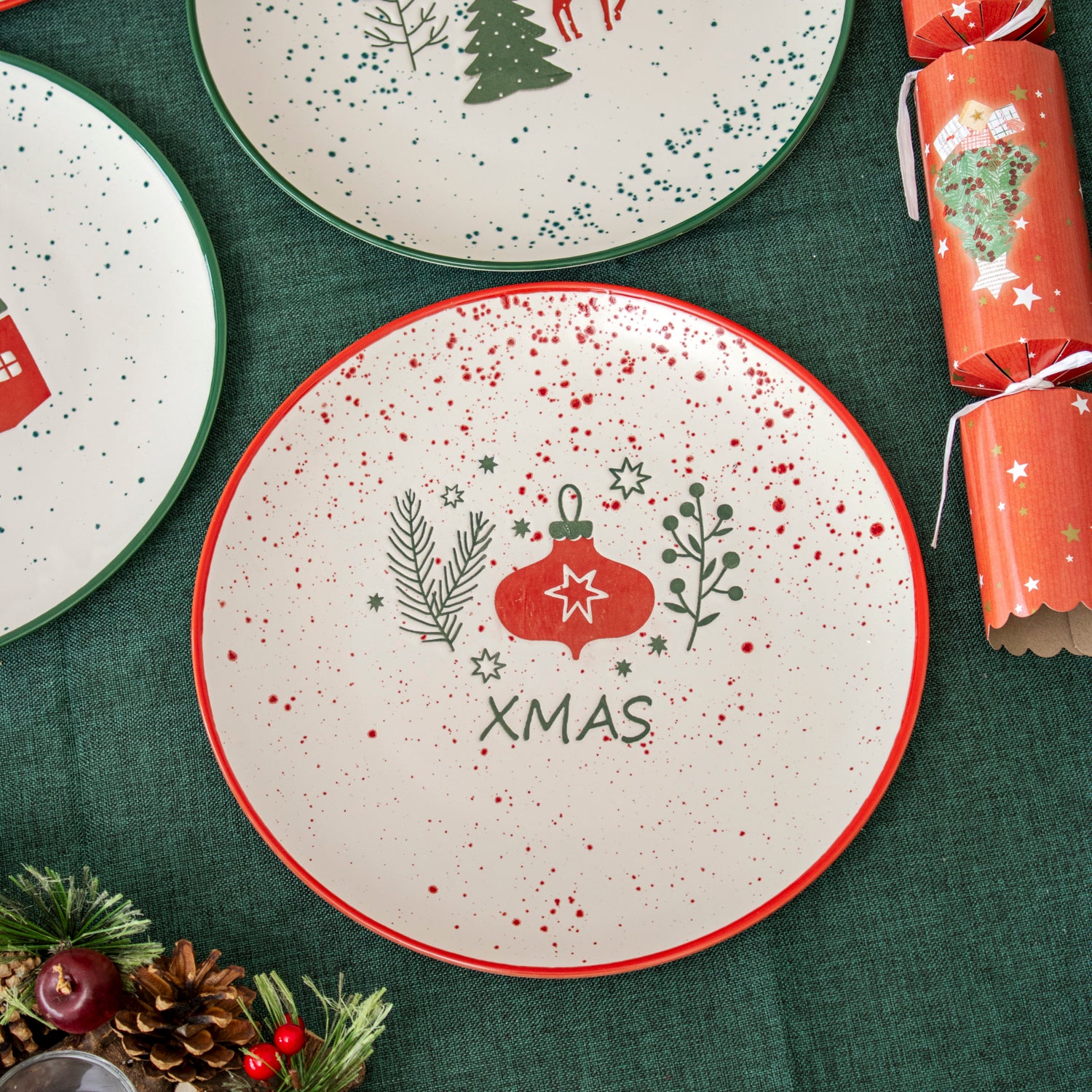 Set Of 4 Speckle Stoneware Christmas Dinner Plates