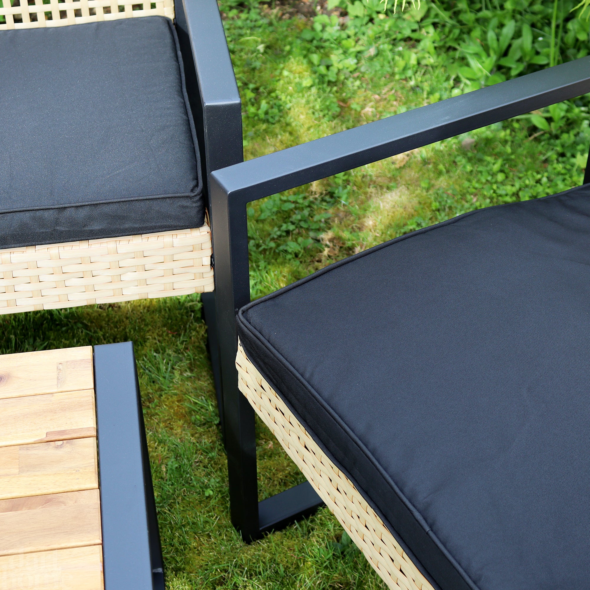 5 Seater PE Rattan And Metal Garden Lounge Set