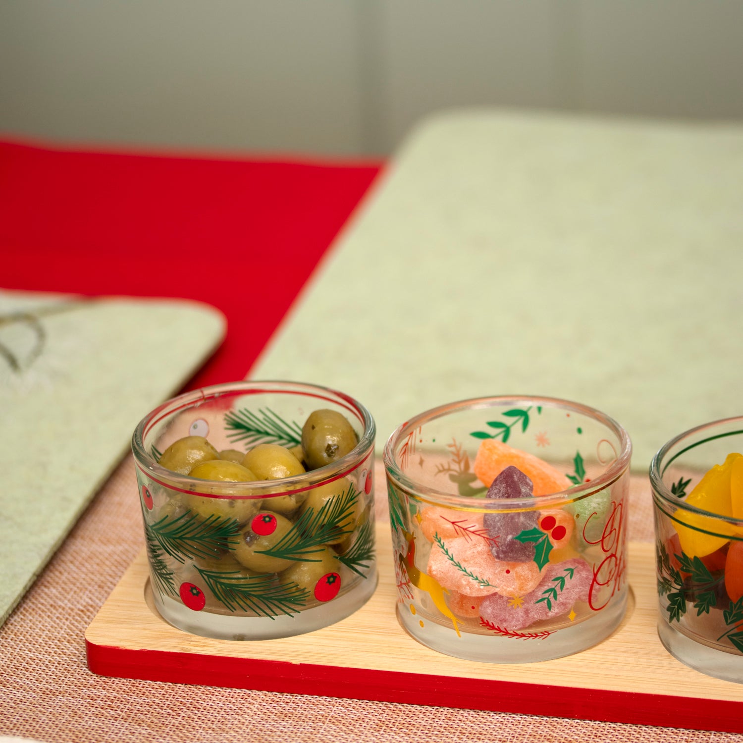 5 Piece Christmas Glass Snack Bowls On Bamboo Tray
