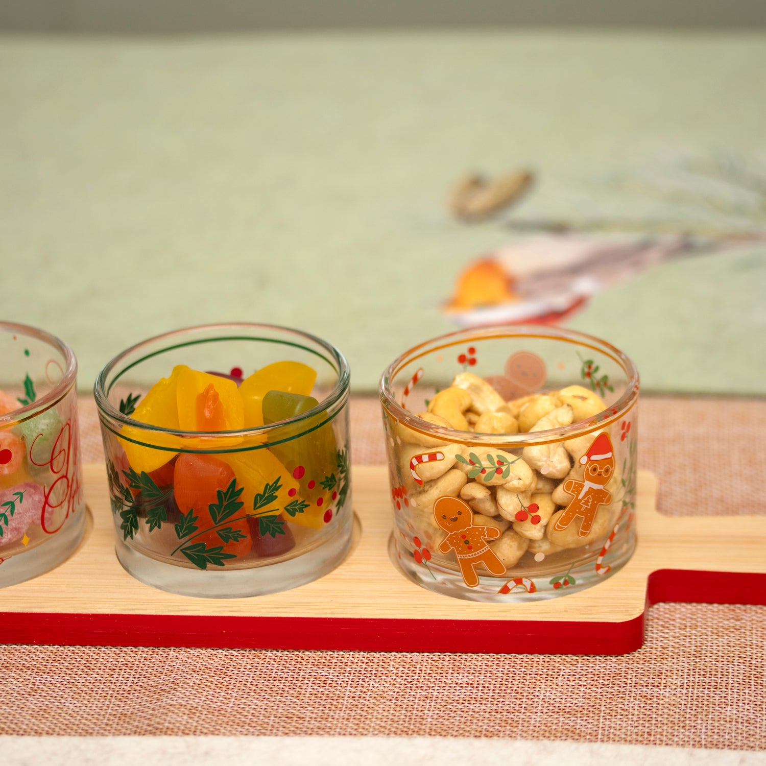 5 Piece Christmas Glass Snack Bowls On Bamboo Tray