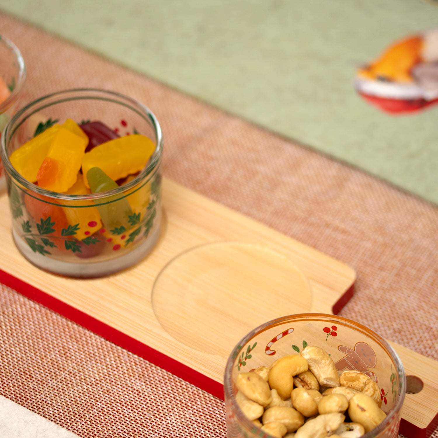 5 Piece Christmas Glass Snack Bowls On Bamboo Tray