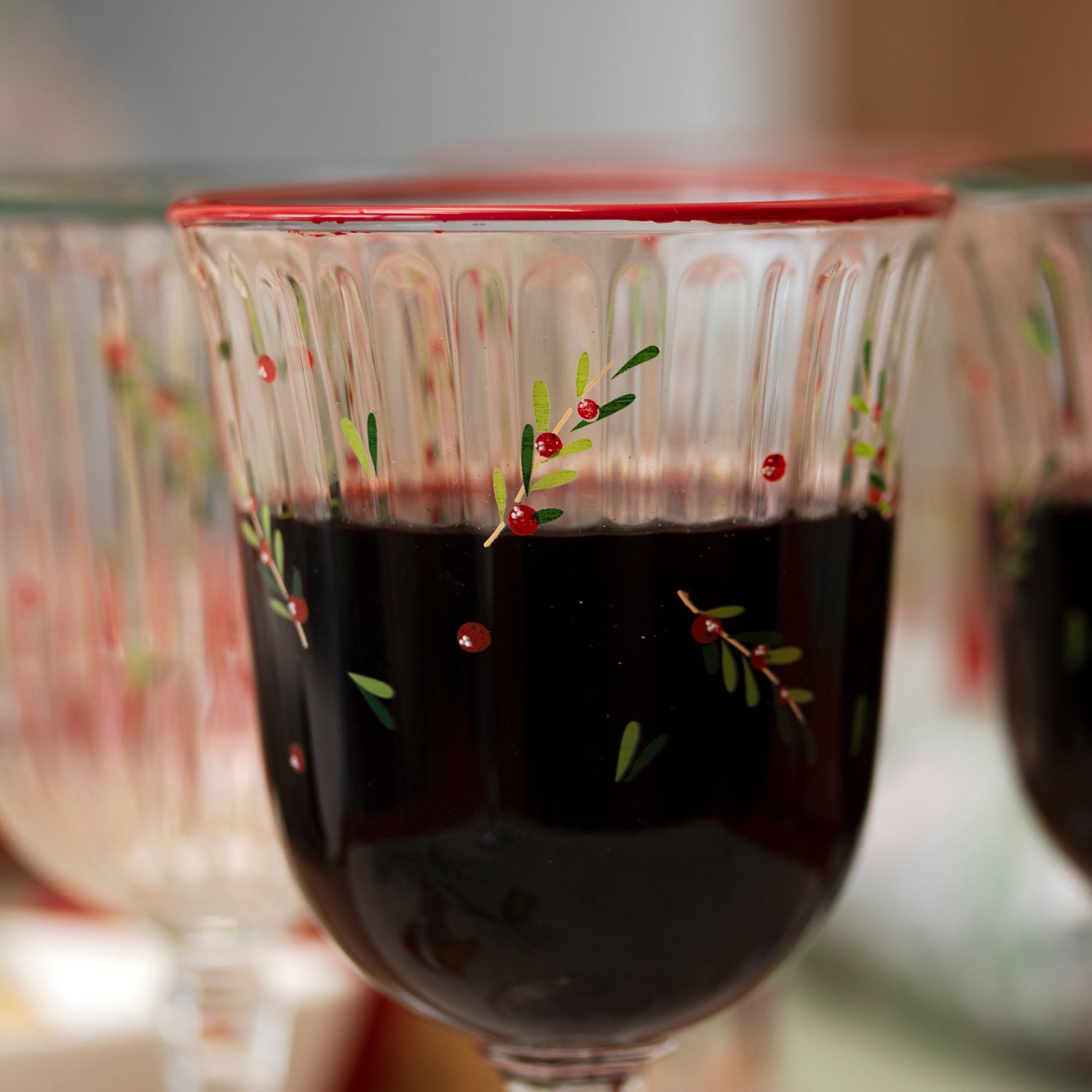 Set Of 6 Christmas Hollyberry Wine Glasses