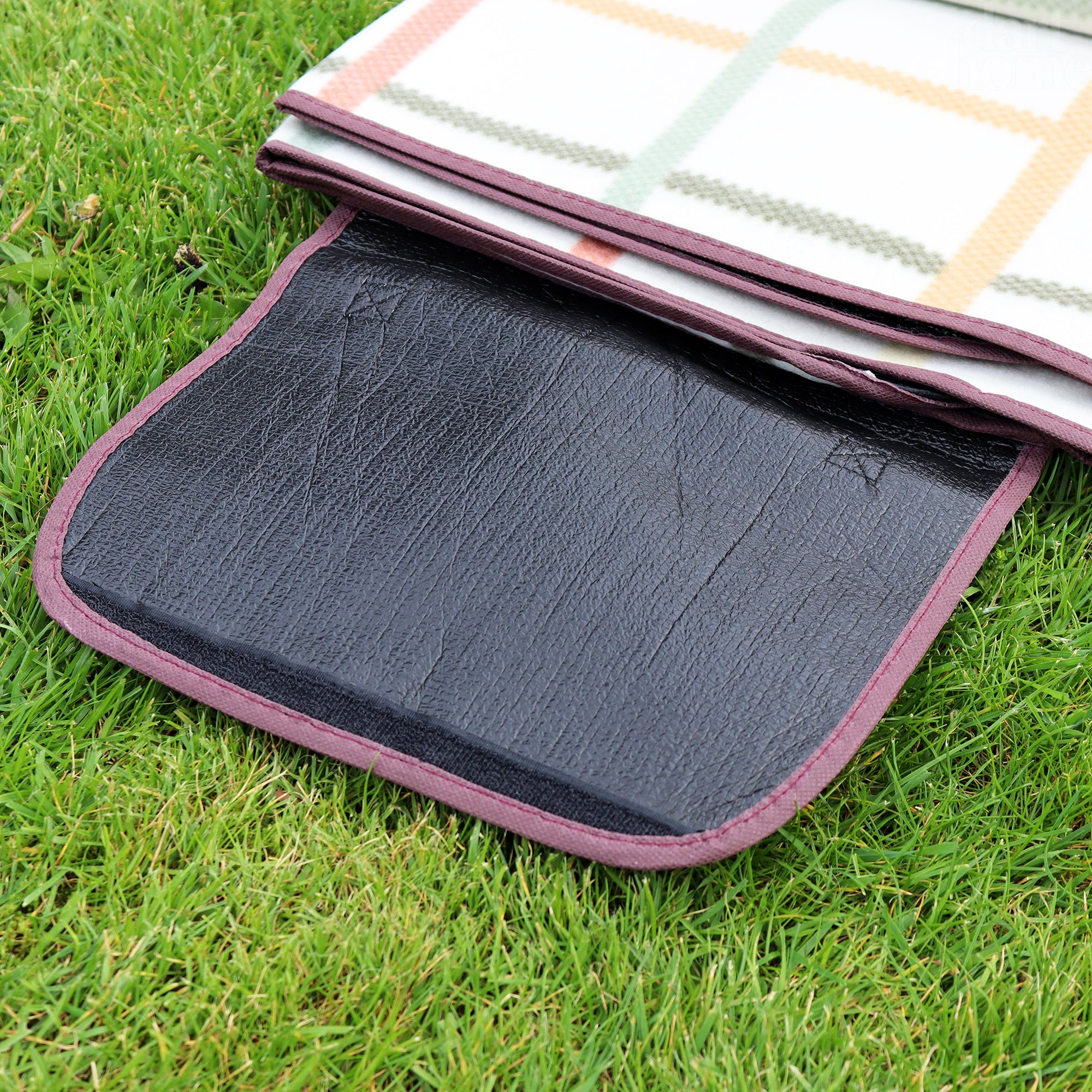 Foldable Cream Tartan Picnic Mat