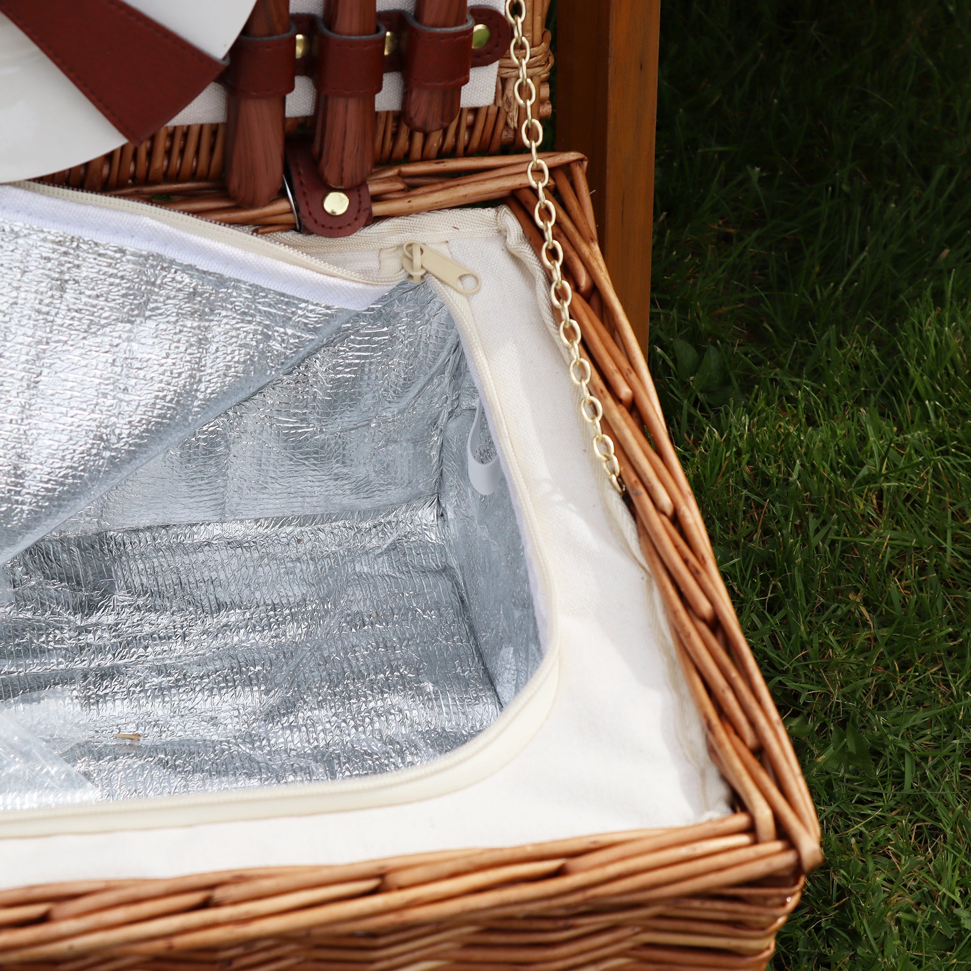4 Person Fitted White Wicker Picnic Basket