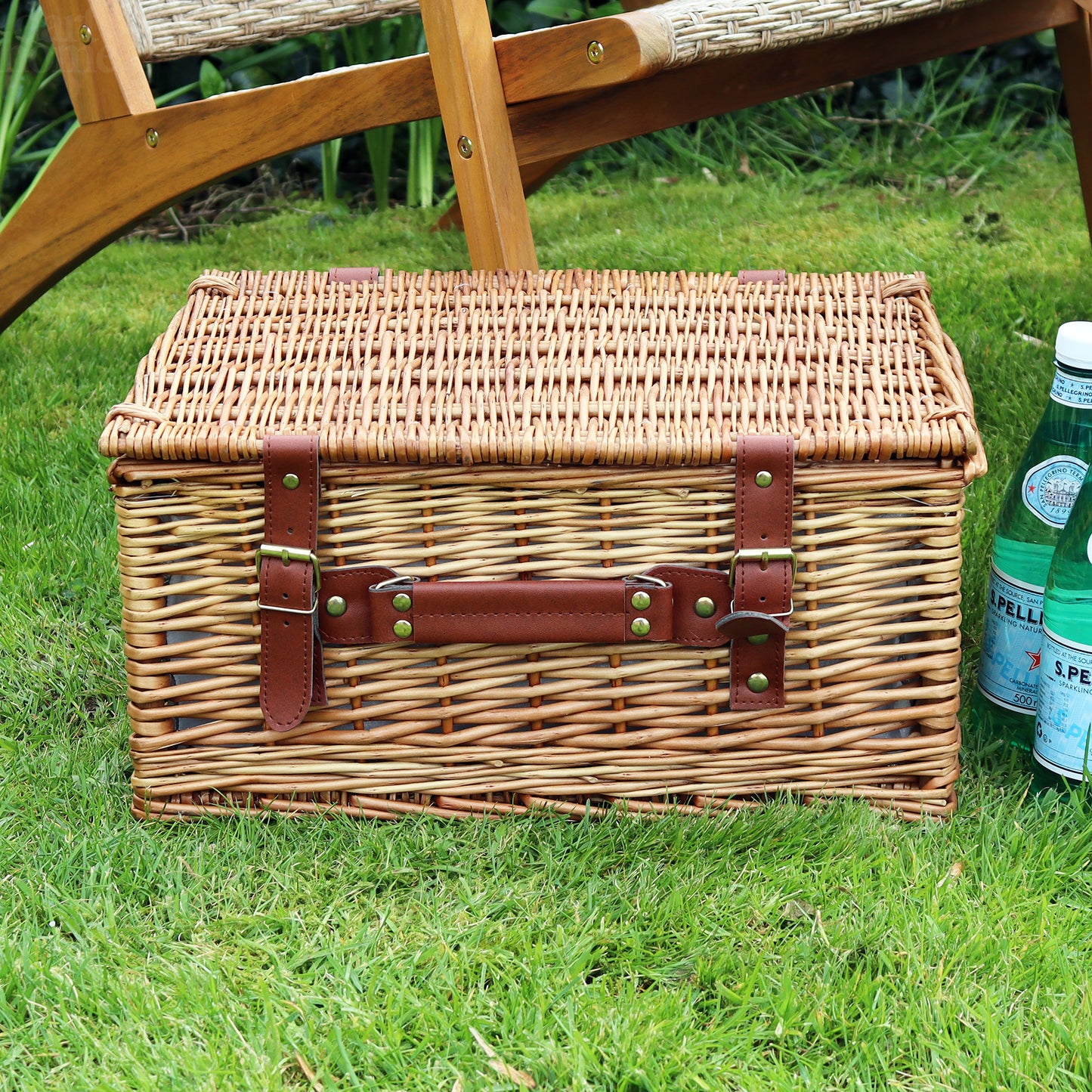 4 Person Fitted Green Tweed Wicker Picnic Basket