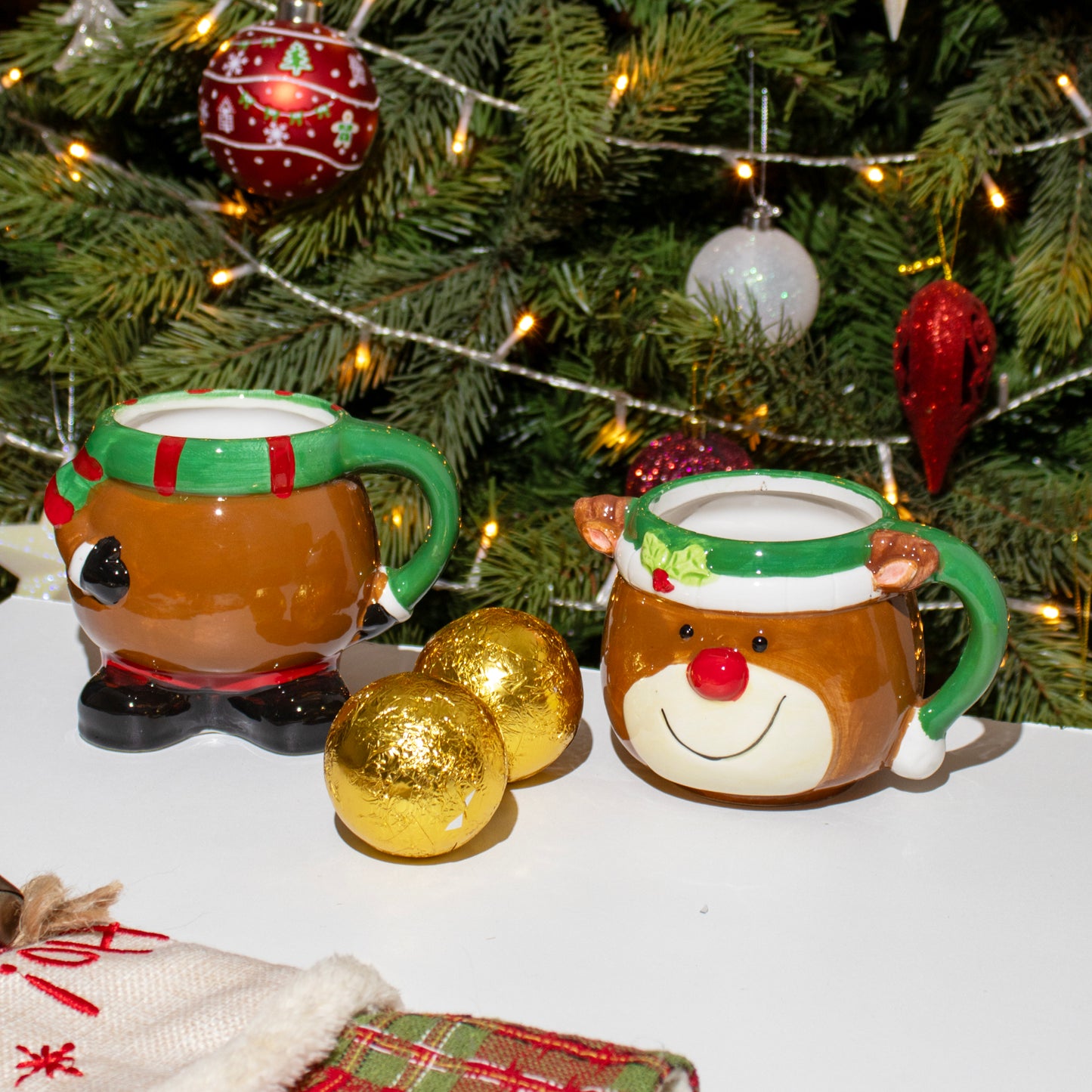 Reindeer Stacking Mugs & Hot Chocolate Bomb Set